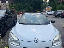 Weiß Gebraucht 2010 Renault Mégane Coupé Coupé | 3.999 € (Teuer)