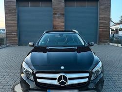 Schwarz Gebraucht 2015 Mercedes GLA220 SUV | 14.500 € (Fairer Preis)