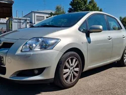 Silber Gebraucht 2008 Toyota Auris Executive Limousine | 6.499 € (Fairer Preis)