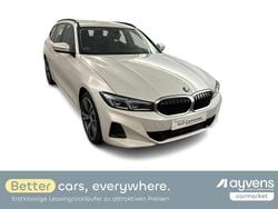 Lackierung: mineralweiß Gebraucht 2022 BMW 320 Sport Line Kombi | 25.980 € (Guter Preis)