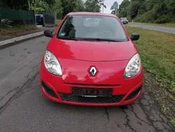 Hellrot Gebraucht 2010 Renault Twingo Kleinwagen | 2.400 € (Guter Preis)