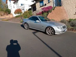 Silber Gebraucht 2002 Mercedes SLK230 Edition Cabrio | 11.200 €