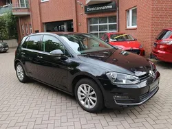 Schwarz Gebraucht 2016 VW Golf VII LOUNGE Limousine | 9.900 € (Guter Preis)