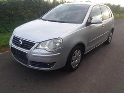 Silber Gebraucht 2005 VW Polo Kleinwagen | 1.200 €