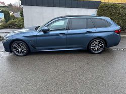 Blau Gebraucht 2023 BMW 530e M Sport Kombi | 39.990 € (Fairer Preis)