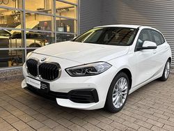 Alpinweiß uni Gebraucht 2024 BMW 120 Advantage Kleinwagen | 28.999 € (Superpreis)