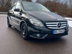 Schwarz Gebraucht 2012 Mercedes B180 Van / Kleinbus | 5.900 € (Fairer Preis)