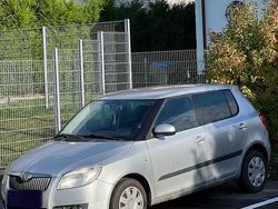 Silber Gebraucht 2009 Skoda Fabia Limousine | 2.200 € (Fairer Preis)