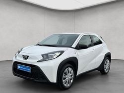 Schneeweiß Gebraucht 2025 Toyota Aygo X Play SUV | 15.490 € (Guter Preis)