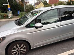 Grau Gebraucht 2017 VW Touran Comfortline Van / Kleinbus | 16.500 € (Teuer)