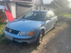 Blau Gebraucht 1997 VW Passat Basis Limousine | 800 € (Fairer Preis)