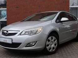 Silber Gebraucht 2011 Opel Astra Design Edition Kombi | 2.990 € (Guter Preis)