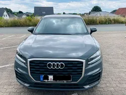 Grau Gebraucht 2019 Audi Q2 SUV | 16.000 € (Guter Preis)