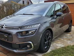 Grau Gebraucht 2018 Citroën C4 SpaceTourer PureTech Van / Kleinbus | 16.000 € (Teuer)