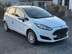 Weiß Gebraucht 2014 Ford Fiesta Kleinwagen | 6.300 € (Guter Preis)