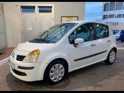 Weiß Gebraucht 2006 Renault Modus Van / Kleinbus | 3.400 € (Etwas zu teuer)