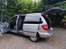Silber Gebraucht 2004 Chrysler Voyager Van / Kleinbus | 3.500 € (Etwas zu teuer)