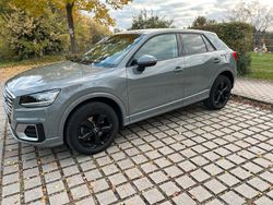 Grau Gebraucht 2018 Audi Q2 Sport SUV | 16.900 € (Fairer Preis)