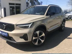 Beige Gebraucht 2024 Volvo XC40 Plus SUV | 35.394 € (Guter Preis)