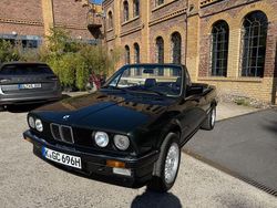 Grün Gebraucht 1989 BMW 325 Cabriolet Sport Line Cabrio | 30.300 €