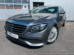 Grau Gebraucht 2018 Mercedes E220 Exclusive Limousine | 31.490 € (Fairer Preis)