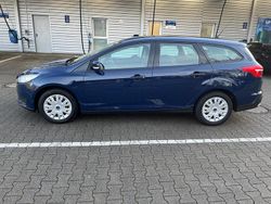 Blau Gebraucht 2015 Ford Focus Limousine | 3.799 € (Superpreis)