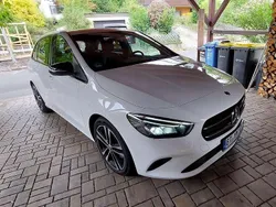 Weiß Gebraucht 2019 Mercedes B220 Progressive Van / Kleinbus | 21.990 € (Guter Preis)