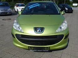 Grün Gebraucht 2007 Peugeot 207 Tendance Limousine | 3.850 € (Teuer)