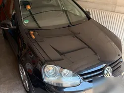 Schwarz Gebraucht 2005 VW Golf V Kleinwagen | 2.800 € (Fairer Preis)