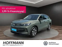 Grün Gebraucht 2024 VW Tiguan Goal SUV | 38.480 € (Fairer Preis)