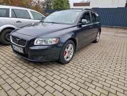 Grau Gebraucht 2010 Volvo V50 Momentum Kombi | 3.950 € (Guter Preis)
