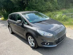 Grau Gebraucht 2017 Ford S-MAX Business Edition Van / Kleinbus | 10.900 € (Fairer Preis)