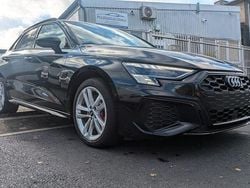 Schwarz Gebraucht 2022 Audi A3 Sportback e-tron S-Line Limousine | 22.695 € (Guter Preis)