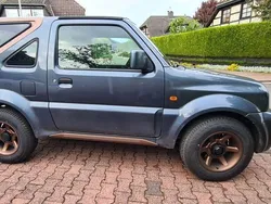 Grau Gebraucht 2009 Suzuki Jimny SUV | 11.800 €