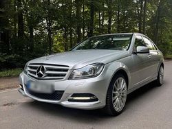 Silber Gebraucht 2013 Mercedes 200 Limousine | 13.000 €