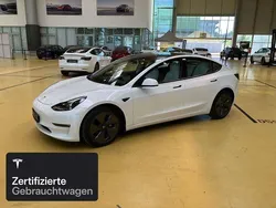 Pearl white multicoat Gebraucht 2021 Tesla Model 3 Long Range AWD Limousine | 27.900 € (Fairer Preis)