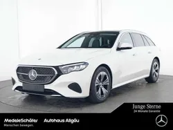 Weiß Gebraucht 2024 Mercedes E220 Avantgarde Kombi | 49.770 € (Guter Preis)