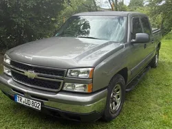 Grau Gebraucht 2006 Chevrolet Silverado SUV | 13.900 €