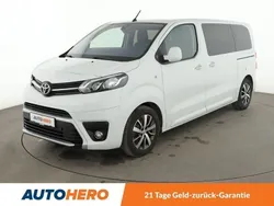 Weiß Gebraucht 2023 Toyota Proace Verso Team Kombi | 38.090 € (Guter Preis)