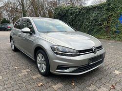 Silber Gebraucht 2017 VW Golf Comfortline Limousine | 10.500 € (Superpreis)