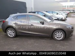 Grau obsidiangrau metallic metallic Gebraucht 2015 Mazda 3 Center-Line Limousine | 12.100 € (Fairer Preis)