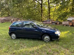Blau Gebraucht 2000 Seat Ibiza Kleinwagen | 300 € (Guter Preis)