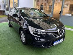 Sternenschwarz Gebraucht 2017 Renault Mégane IV Life Limousine | 9.999 € (Etwas zu teuer)