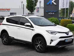Super white 2 Gebraucht 2018 Toyota RAV4 Hybrid Style SUV | 25.890 € (Fairer Preis)