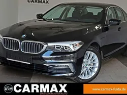 Black sapphire metallic (metallic) Gebraucht 2020 BMW 530e Luxury Line Limousine | 30.600 € (Superpreis)