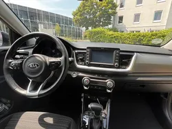 Grau Gebraucht 2020 Kia Stonic DREAM-TEAM Edition SUV | 16.950 € (Fairer Preis)