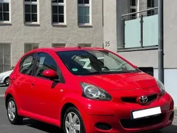 Rot Gebraucht 2010 Toyota Aygo Kleinwagen | 1.800 € (Guter Preis)
