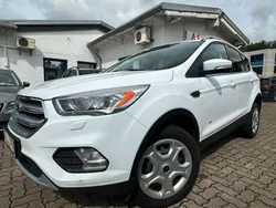 Frostweiß Gebraucht 2017 Ford Kuga SUV | 13.949 € (Fairer Preis)