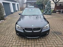 Schwarz Gebraucht 2011 BMW 318 Kombi | 2.300 € (Superpreis)