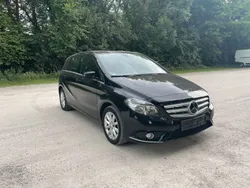 Schwarz Gebraucht 2013 Mercedes B180 Van / Kleinbus | 9.990 € (Superpreis)